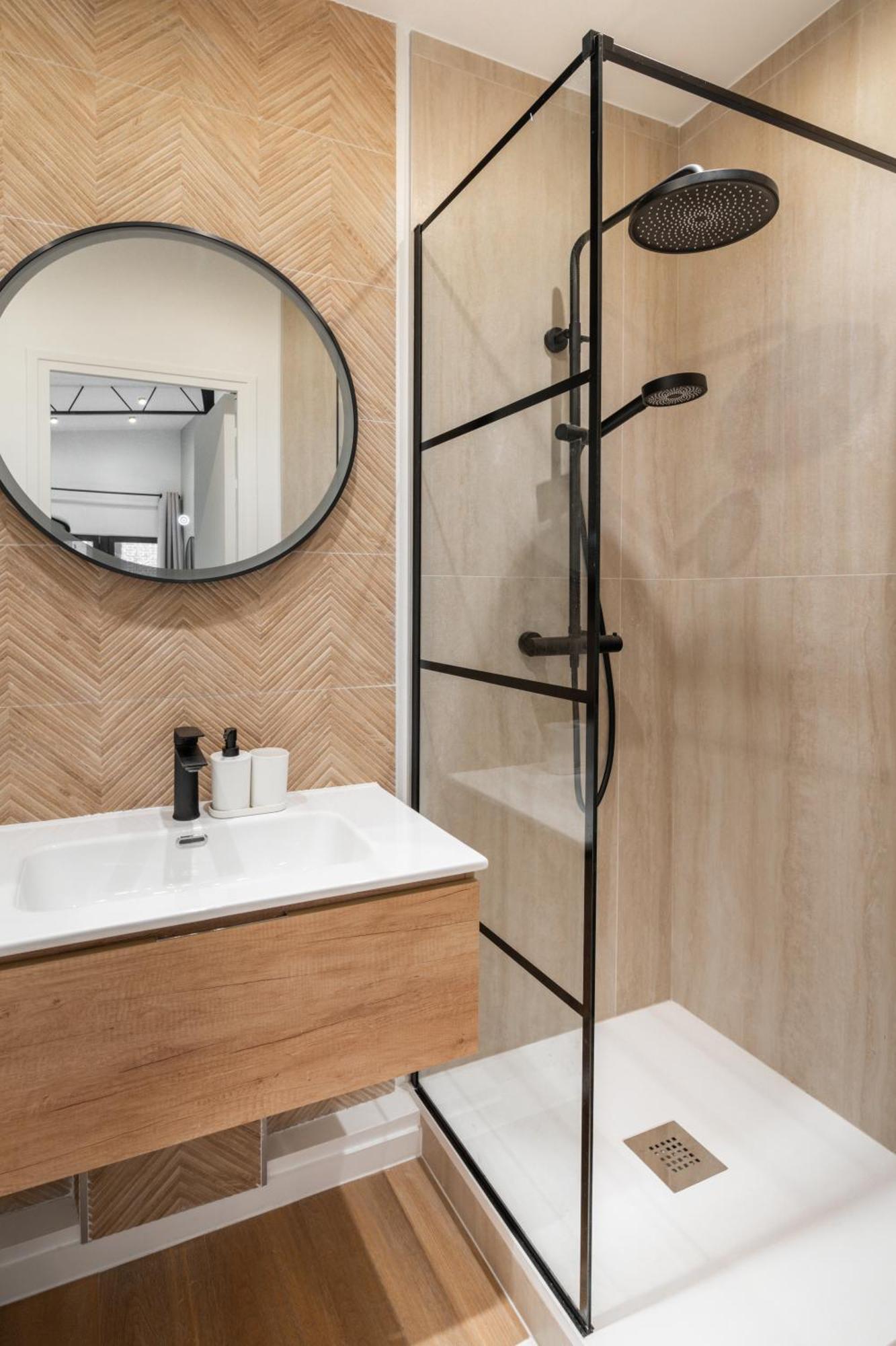 Stunning New In Parigi