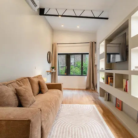 Appartamento Charming New In Parigi