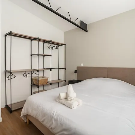 Charming New In Parigi