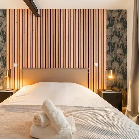 Charming New In Parigi