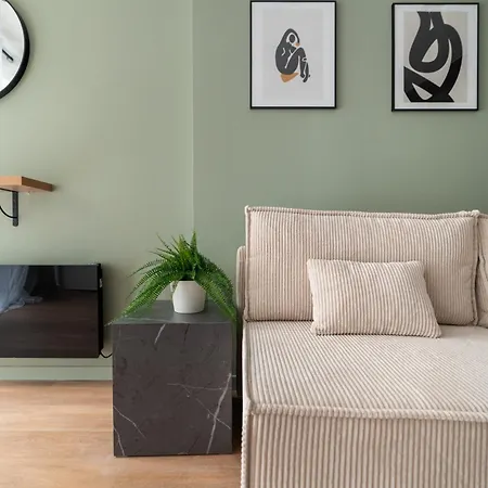 Appartamento Charming New In Parigi
